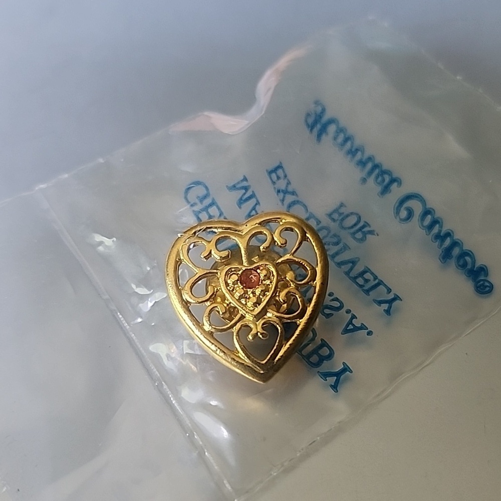 Vintage Harriet Carter Genuine Ruby & Gold Filagree Heart Pin